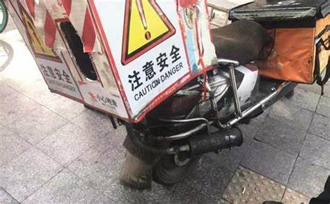 一路狂飙的“外卖电动车” 出事之后谁担责？